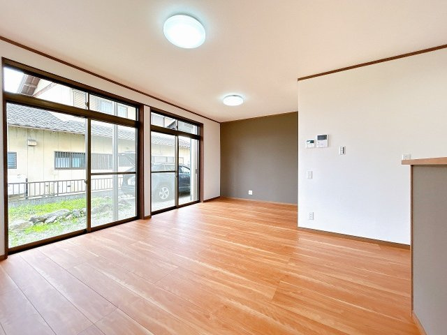リフォーム済中古戸建　安八郡神戸町大字加納　昭和61年築の居間・リビング