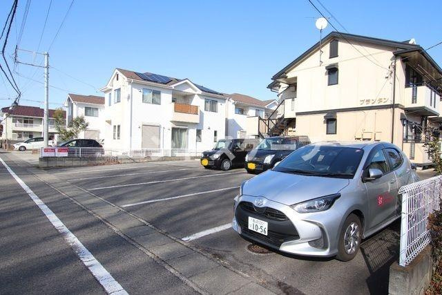 プランタンの駐車場|高崎、前橋のお部屋探しはエンドスケープまで！お客様の理想お聞かせ下さい♪