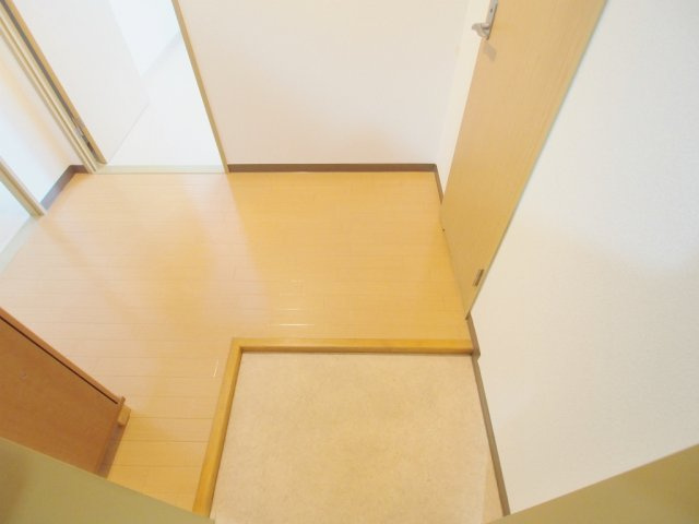 パークヒルズ6番館の玄関