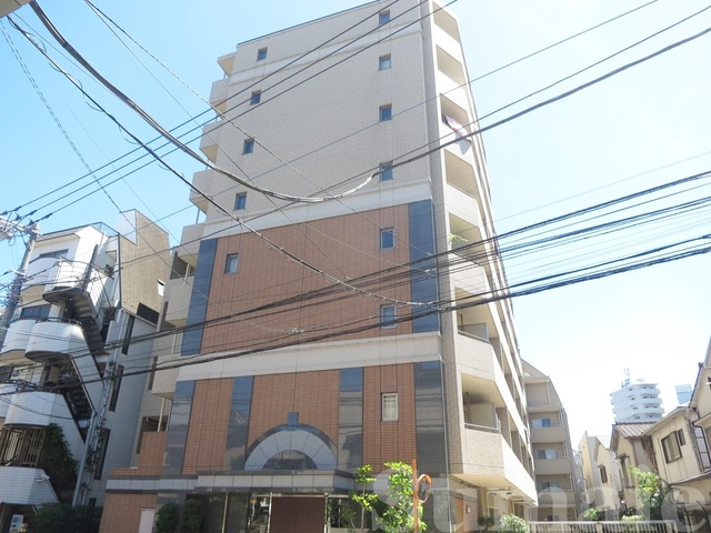 サンパレス駒込壱番館の外観|9階建てマンションです☆