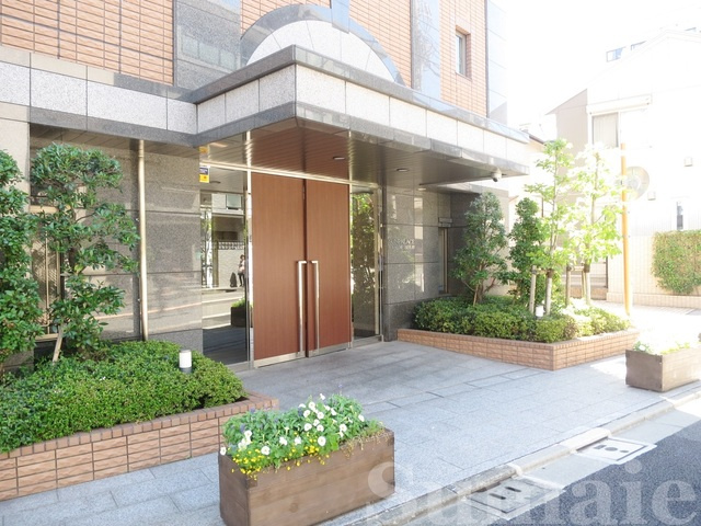 サンパレス駒込壱番館のエントランス|マンション入口です☆