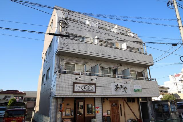 前面タイル張りです。