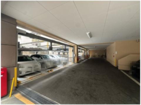 【駐車場】 | ダイアパレス大濠公園Ⅱ☆仲介手数料無料☆ | 都心近くの便利な立地にありながら、駐車場も確保可能。通勤やお出かけに車を利用したい方にもおすすめの住まいです。