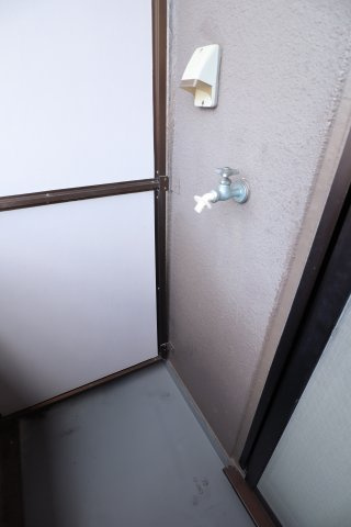 【設備】 | グリーンハイツ | 室外洗濯機置き場