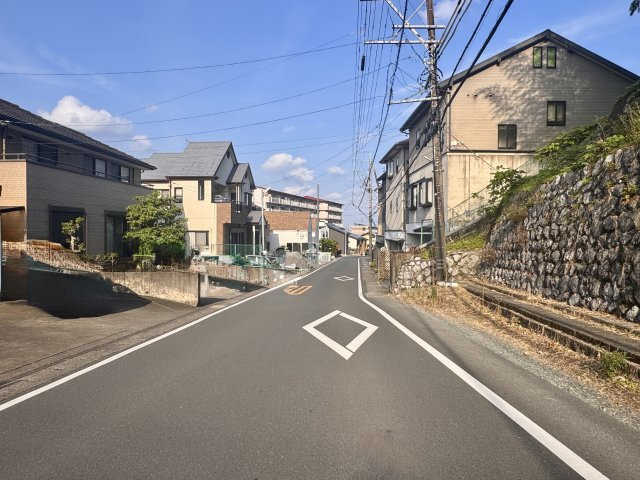 幸町の前面道路含む現地写真|物件前の道路になります。