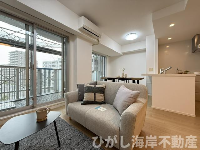 リストレジデンス茅ヶ崎海岸の居間・リビング|新規リフォーム完了！　14.6帖　LDK