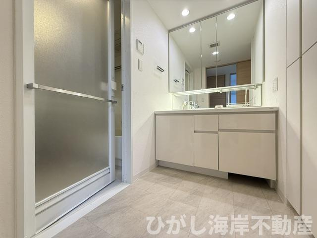 リストレジデンス茅ヶ崎海岸の脱衣所|新規リフォーム完了！　脱衣スペース
