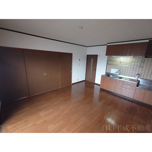 熊本市西区蓮台寺２丁目の賃貸マンションの居間・リビング