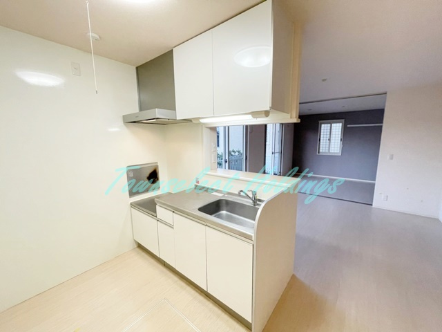 茅ヶ崎市東海岸南６丁目のアパートのキッチン