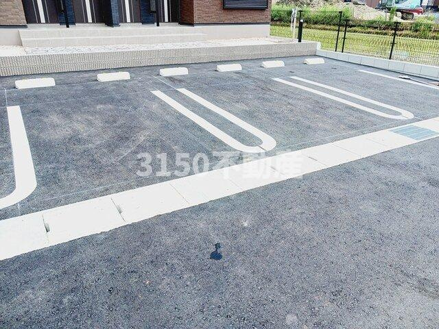 キャトル　セゾンⅠの駐車場|駐車場完備です