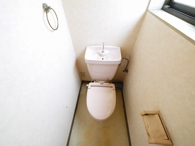 六条西4丁目テナントの内装