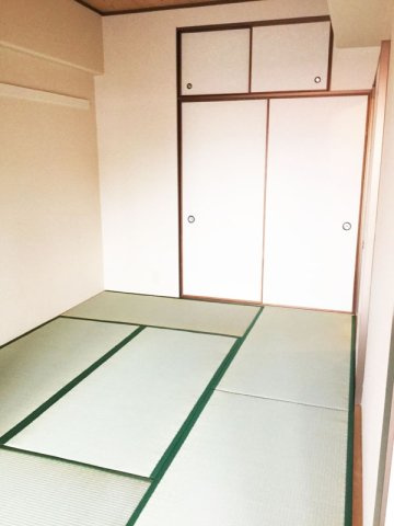 大阪市住吉区苅田９丁目の賃貸マンションの和室