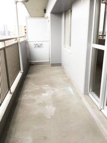 大阪市住吉区苅田９丁目の賃貸マンションのバルコニー