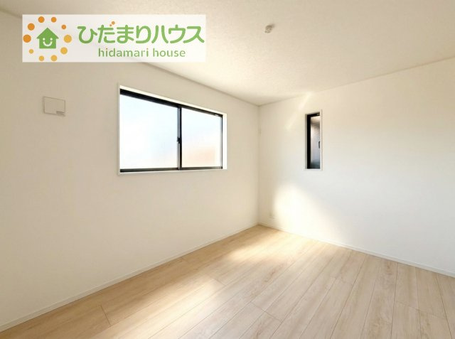 【洋室】 | 土浦市神立東第5　新築戸建　2号棟 | 机にベットを置けば子供部屋の完成です！