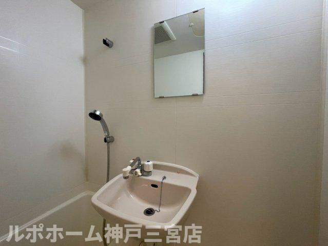 ロイヤルヒル神戸三ノ宮Ⅱの洗面所