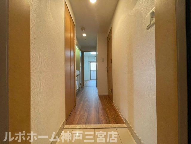 ロイヤルヒル神戸三ノ宮Ⅱの玄関