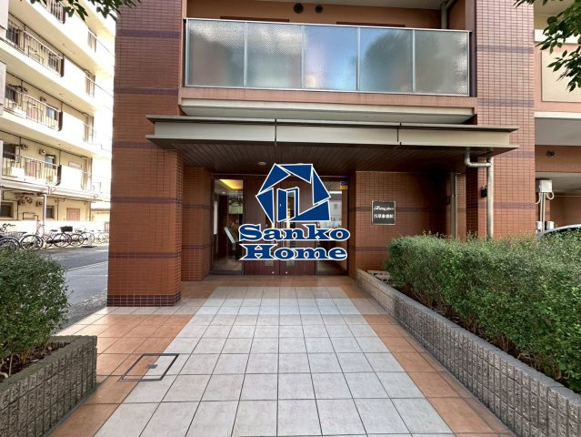 Rising place 浅草参番館のエントランス