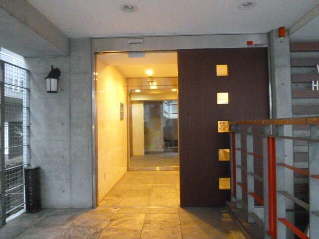 ヴィアレット原宿のエントランス