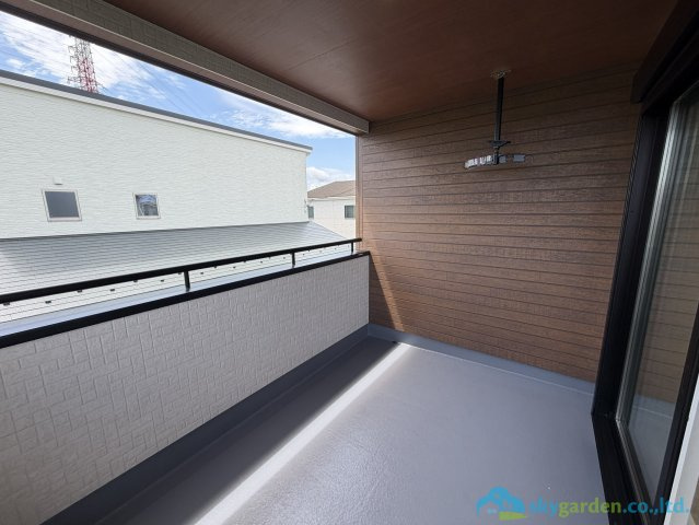 平塚市入野　新築戸建　全3棟3号棟のバルコニー