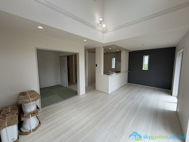 平塚市入野　新築戸建　全3棟3号棟の居間・リビング