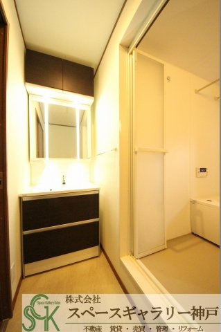 エルメゾン白水の洗面所|※お部屋により仕様が異なる場合があります※