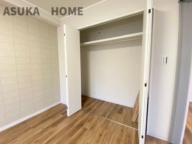 弘明寺ガーデンハウスの収納|６帖の洋室にはワイドなクローゼットが備わっていています。