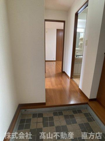 宮若市本城のアパートの玄関
