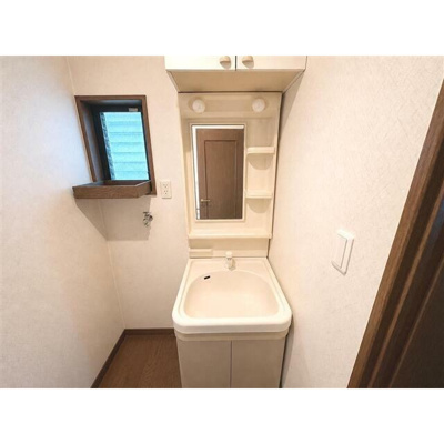 【独立洗面台】 | 杉並区高円寺北2丁目戸建 | 嬉しい独立洗面台付き。