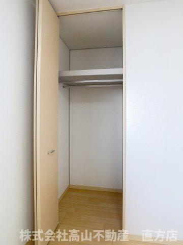 直方市大字頓野のアパートの収納