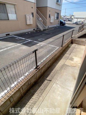 直方市大字頓野のアパートのバルコニー