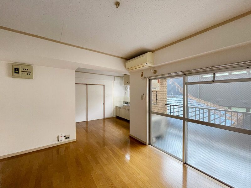 東公園マンションの居間・リビング