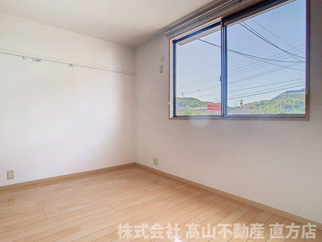 宮若市本城のアパートの洋室