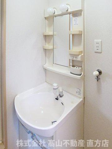 宮若市本城のアパートの洗面所