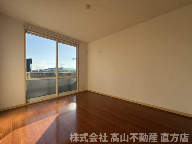 宮若市本城のアパートの洋室