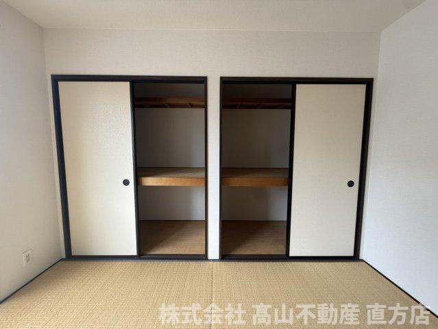 直方市津田町のアパートの収納