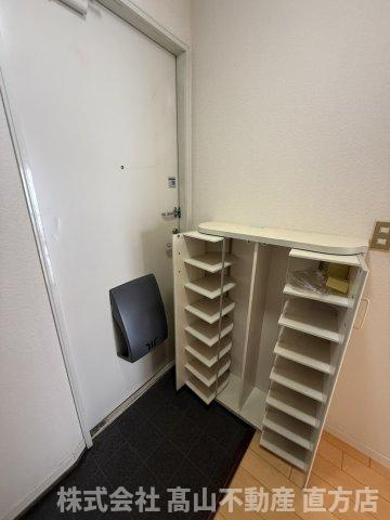 直方市津田町のアパートの収納