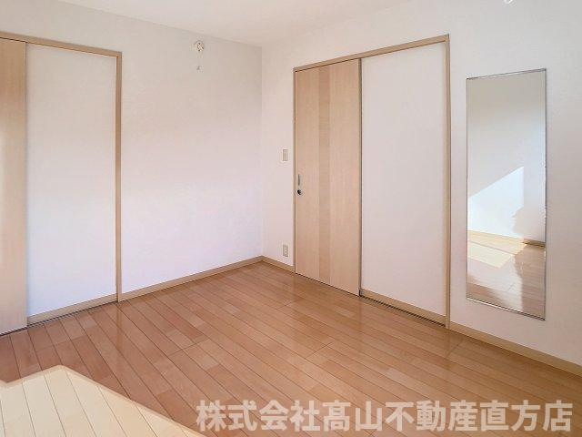 宮若市本城のアパートの洋室