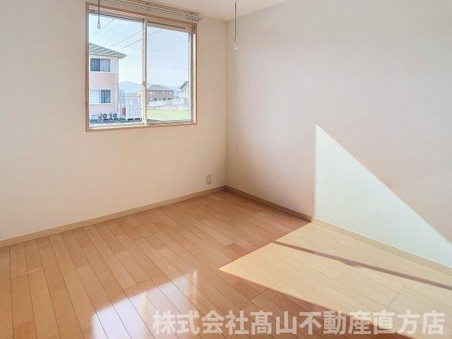 宮若市本城のアパートの洋室