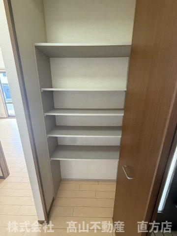 直方市大字感田のアパートの収納