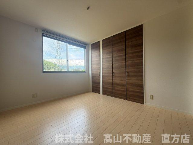 直方市大字感田のアパートの洋室