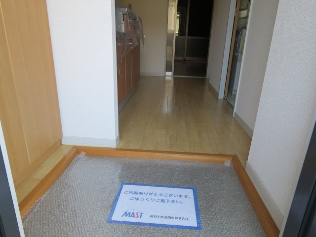 ジュネス栗原Ⅱの玄関
