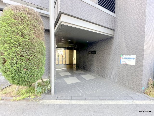 KDXレジデンス難波南　仲介手数料無料のエントランス