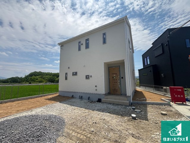 岩出市中島　第3期　新築一戸建ての外観|現在建築中！落ち着いた街並みで新生活を始めることが出来そう！周辺の物件も併せてご紹介させて頂きます！