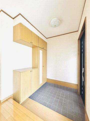 桐生市境野町4丁目　中古住宅の玄関