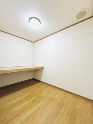 桐生市境野町4丁目　中古住宅の洋室