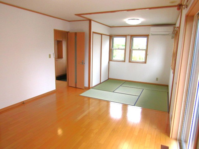 【居間・リビング】 | 【2004年築】笛吹市石和町今井 | リビングです