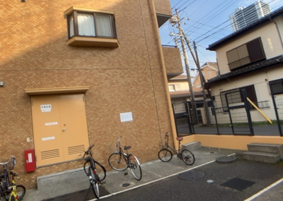 【バルコニー】 | ライオンズマンション相模大野第６ | 一般的なバルコニーは、奥行1.5ｍ程ですが、ワイルドバルコニーは2ｍまで広がっています。そのため洗濯物の間隔をあけ干すことができ、乾きやすいというメリットや、ガーデニングが楽しめる等の特徴があります。