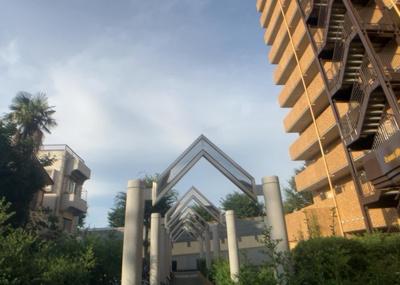 【展望】 | ライオンズマンション相模大野第６ | 眺望の良さを楽しめるダイニングキッチンで家族団らんの時間を過ごしてはいかがでしょうか。バルコニーから見える景色を家族で眺める時間は、時間が経つのを忘れてしまいそうですね。是非、現地を見に行きましょう！