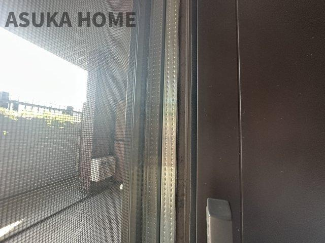横濱山手テラス弐番館のその他|冷暖房効率や冬の結露防止、室内外の遮音性等にも大きく役に立つ複層ガラス。