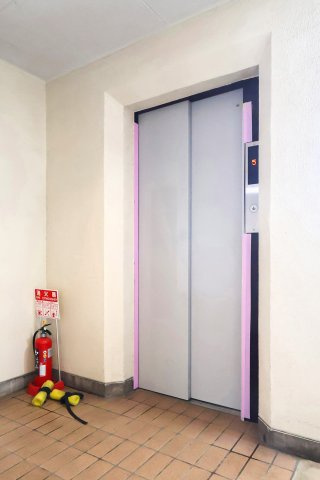 ライオンズマンション幡ヶ谷のその他共用部分|ライオンズマンション幡ヶ谷：エレベーターがありお部屋までの移動も楽々！